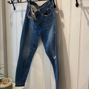 Gap 28 true skinny women ripped jeans medium wash